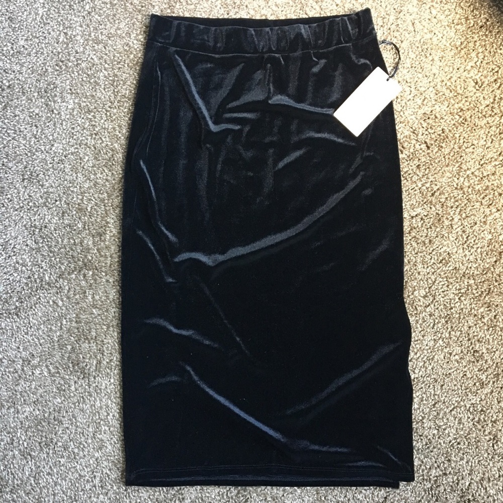 Halogen Velvet Midi Pencil Skirt